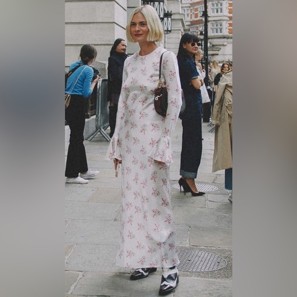 Les Reveries Floral-Print Silk Maxi Dress - Picture 4 of 10